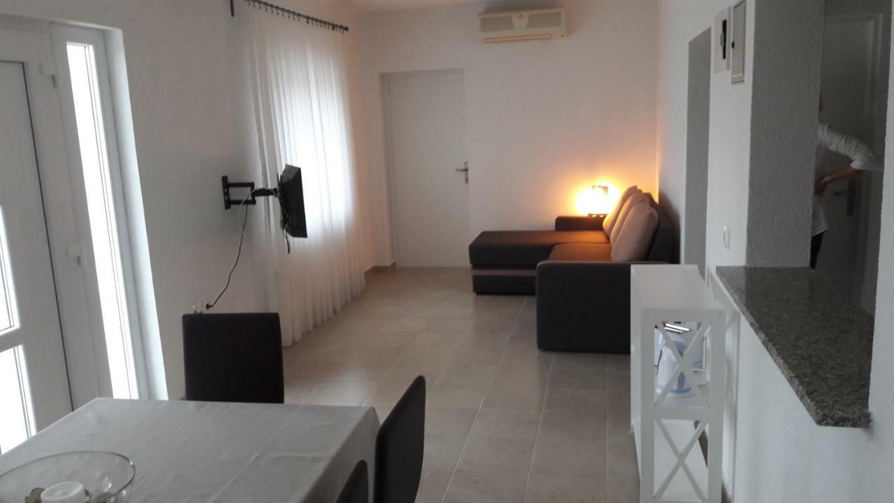 Marco Apartment *